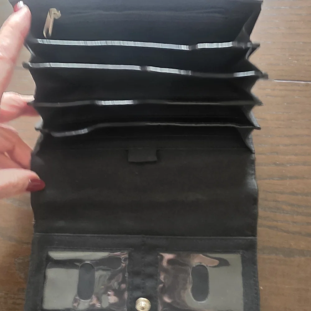 Arcadia Shiny Black Tote with Wallet - Picture 13 of 16